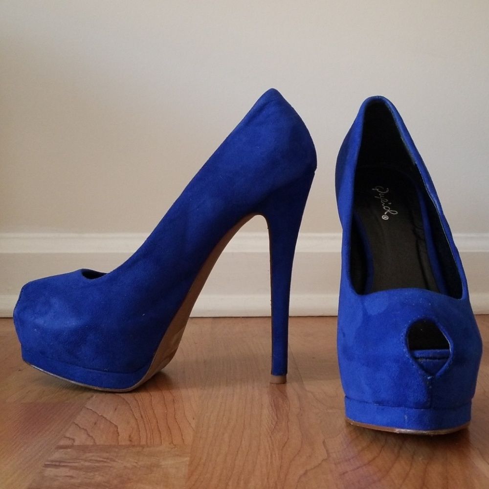 Blue suede peep toe pumps